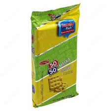 Britannia 50-50 Maska-Chaska Family Pack 372gms